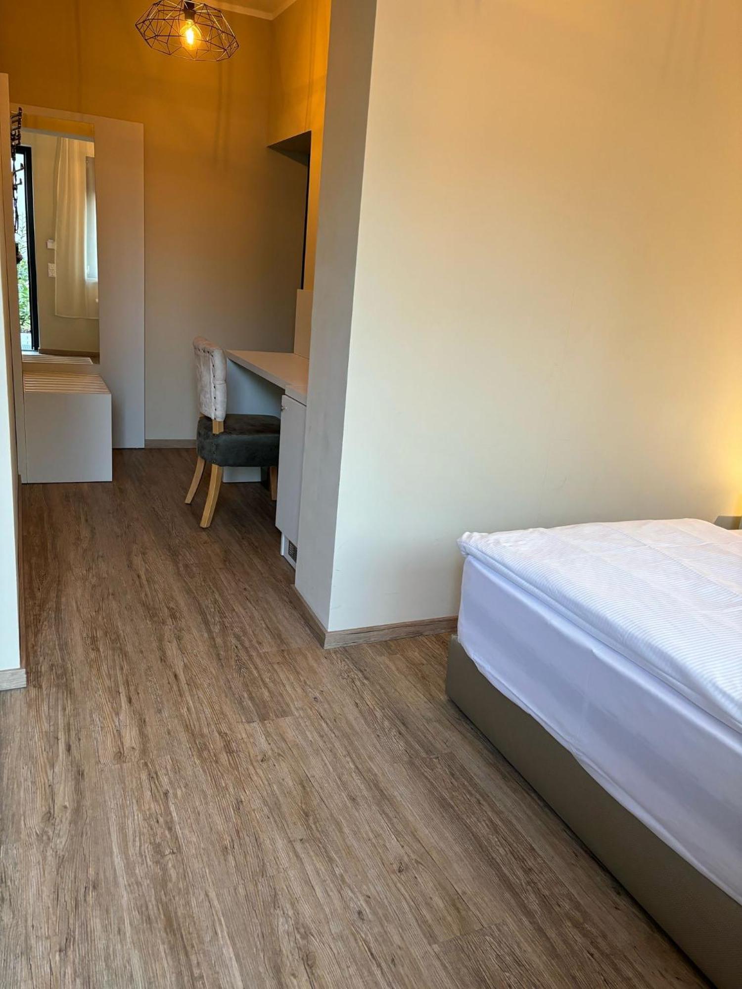Hotel Athen Kelsterbach Frankfurt Airport Ngoại thất bức ảnh