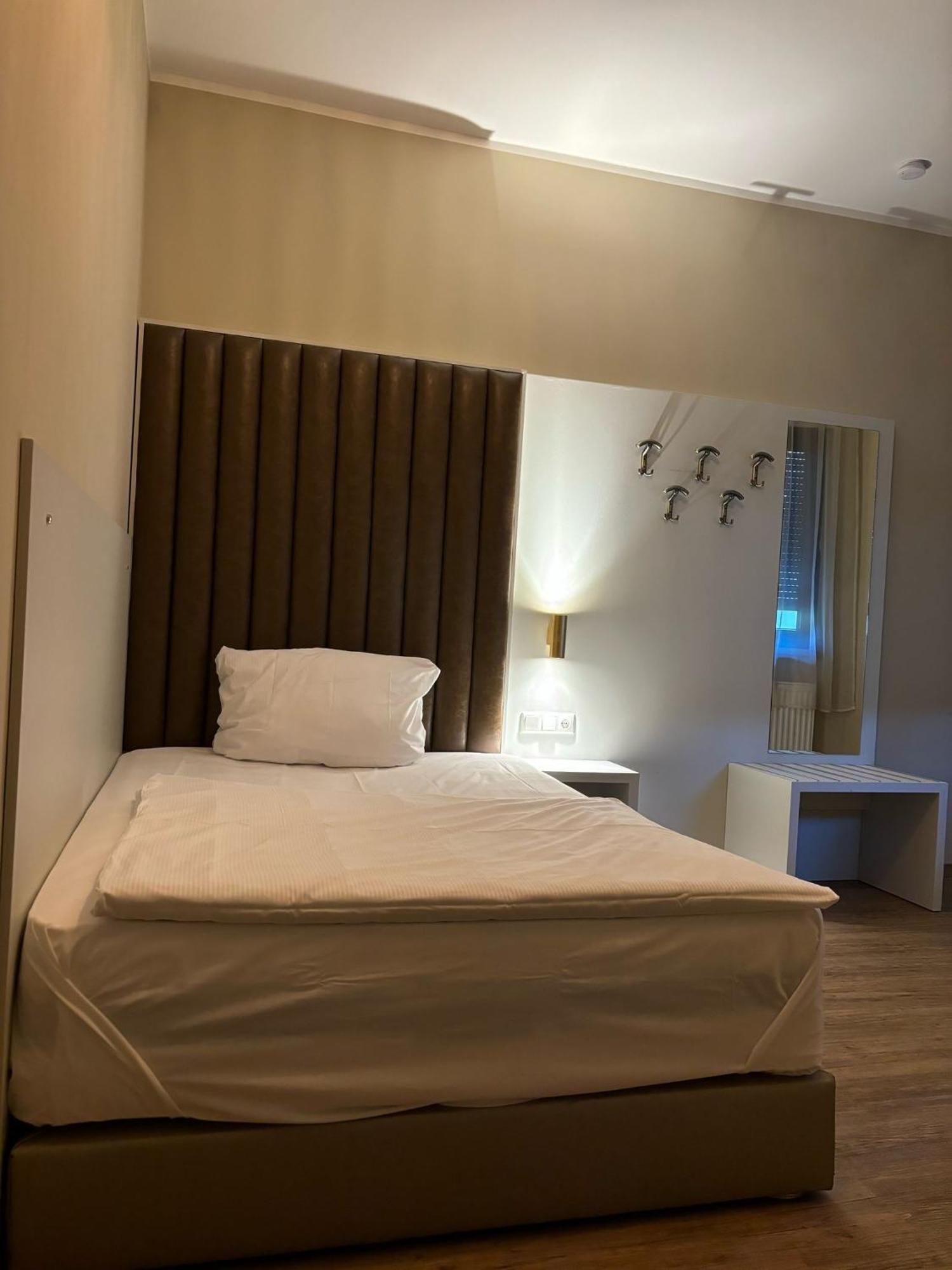 Hotel Athen Kelsterbach Frankfurt Airport Ngoại thất bức ảnh